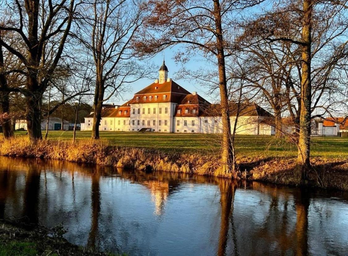 Internat Schloss Spiegelberg Neustadt  Exterior foto